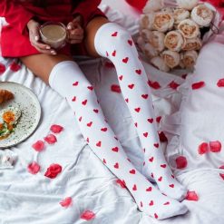 Białe zakolanówki bawełniane w serca 226. Białe skarpetki damskie Milena, bez wzorów, z bawełny. Za 25.00 zł.