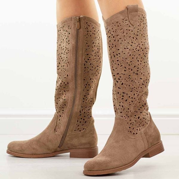 Coffee ażurowe kozaki damskie S.Barski 8023. Kozaki damskie S.BARSKI, z zamszu, bez obcasa, na obcasie. Za 269.00 zł.