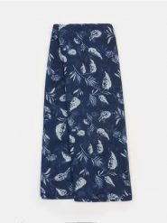 Szalik ze wzorem - granatowy. Niebieskie szaliki i kominy damskie Sinsay, bez wzorów. Za 15.99 zł.