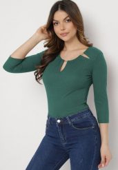 Zielona Bawełniana Bluzka z Prążkowanej Dzianiny z Rękawami 3/4 i Wycięciem przy Dekolcie Xireal. Zielone bluzki damskie Born2be, bez wzorów, z bawełny, eleganckie, bez kołnierzyka, bez ramiączek. Za 59.99 zł.
