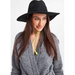 Kapelusz wełniany TWINSET ACTITUDE. Kapelusze damskie Twinset Milano, bez wzorów, z wełny. Za 469.00 zł.