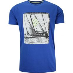 T-Shirt Męski Chabrowa z Nadrukiem w Żaglówkę, Koszulka, Krótki Rękaw, U-neck. Niebieskie t-shirty męskie MCL, na lato, l, bez wzorów, z bawełny, bez kołnierzyka. Za 119.00 zł.