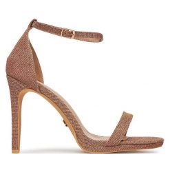 Sandały DeeZee. Czerwone sandały damskie DeeZee, bez wzorów, bez obcasa, na szpilce. Za 149.99 zł.