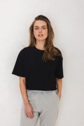 T-SHIRT PENNY CZARNY S - Flawless. Czarne t-shirty damskie Flawless, s, bez wzorów, z bawełny, bez kołnierzyka. Za 179.00 zł.