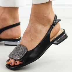 Czarne sandały damskie na obcasie Potocki 43314. Czarne sandały damskie POTOCKI, z aplikacjami, ze skóry, bez obcasa, na obcasie. Za 169.00 zł.