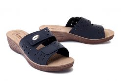 INBLU GL-52 granatowy, klapki damskie. Niebieskie klapki damskie Inblu, bez wzorów, bez obcasa, na koturnie. Za 77.99 zł.