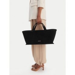 Torebka GINO ROSSI. Czarne torebki klasyczne damskie Gino Rossi, bez wzorów, bez dodatków. Za 499.99 zł.