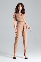 Brązowy Elegancki Kombinezon z Kopertowym Dekoltem. Brązowe kombinezony damskie Katrus, l, bez wzorów, z materiału, eleganckie, bez kołnierzyka, bez ramiączek. Za 299.00 zł.