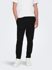 Only & Sons Spodnie materiałowe 22024966 Czarny Tapered Fit. Czarne spodnie materiałowe męskie Only & Sons, bez wzorów, z bawełny. Za 129.99 zł.