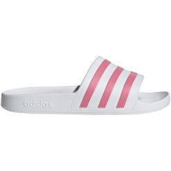 Klapki adidas Adilette Aqua W GZ5237 białe. Białe klapki damskie bez wzorów, z syntetyku, bez obcasa. Za 164.06 zł.