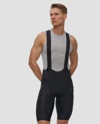 Spodenki rowerowe męskie X-Bionic Corefusion Ride Gravel Bib Shorts B120. Czarne szorty męskie X BIONIC, bez wzorów, z materiału, sportowe. Za 1,019.99 zł.