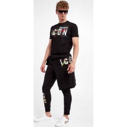 Spodnie dresowe DSQUARED2. Spodnie dresowe męskie Dsquared2, bez wzorów, z dresówki. W wyprzedaży za 1,140.30 zł.