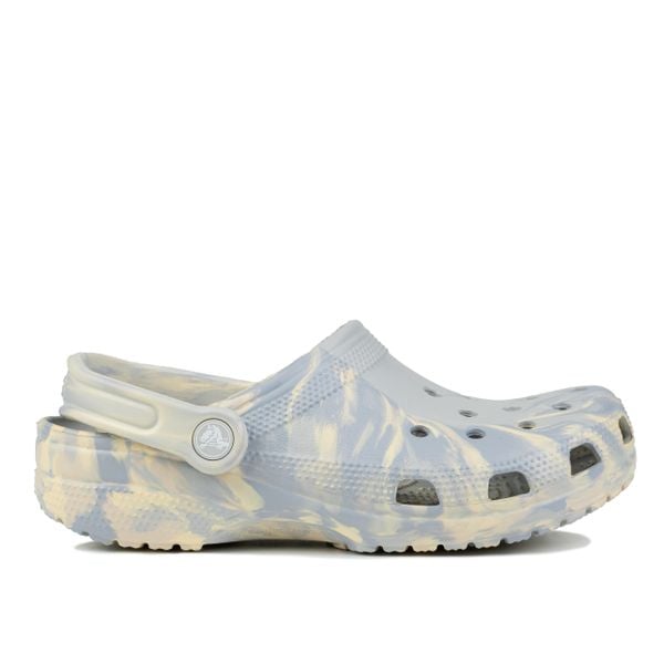 Klapki damskie sportowe Crocs CLASSIC MARBLED CLOG. Szare klapki damskie Crocs, bez wzorów, bez obcasa. W wyprzedaży za 169.00 zł.