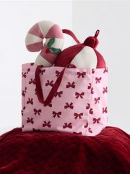 Torba na zakupy w kokardki - różowy. Czerwone torebki klasyczne damskie Sinsay, bez wzorów, bez dodatków. Za 39.99 zł.