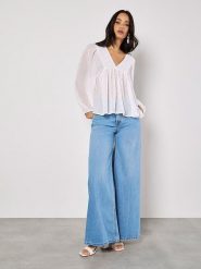 Apricot Bluzka w kolorze białym rozmiar: XS. Białe bluzki damskie Apricot, xs, bez wzorów, bez kołnierzyka, bez ramiączek. Za 75.34 zł.