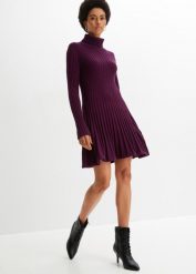 Rozkloszowana sukienka dzianinowa z golfem. Fioletowe sukienki damskie bonprix, bez wzorów, z dzianiny, bez kołnierzyka, bez ramiączek, rozkloszowane. Za 139.99 zł.