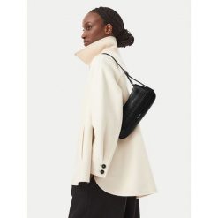 Torebka Calvin Klein. Czarne torebki klasyczne damskie CALVIN KLEIN, bez wzorów, bez dodatków. Za 449.99 zł.