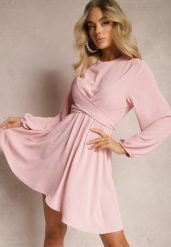 Różowa Sukienka Rozkloszowana z Gumką w Pasie Thelo. Czerwone sukienki damskie Renee, m, bez wzorów, z tkaniny, eleganckie, bez kołnierzyka, bez ramiączek, mini, kopertowe. W wyprzedaży za 62.99 zł.