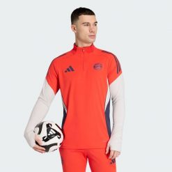 Bluza treningowa FC Bayern Tiro 25 Competition. Czerwone bluzy bez kaptura męskie Adidas, s, z dresówki. Za 329.00 zł.