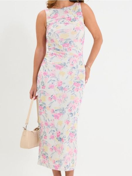 Sukienka maxi w kwiaty z marszczeniami - wielobarwny. Sukienki damskie Sinsay, l, bez wzorów, bez kołnierzyka, bez ramiączek, maxi. W wyprzedaży za 29.99 zł.