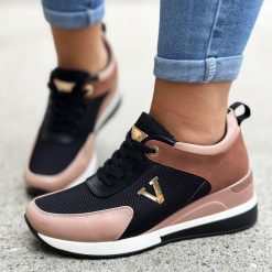 Różowe sneakersy półbuty damskie Potocki 10590. Czerwone półbuty damskie POTOCKI, bez wzorów, ze skóry, bez obcasa, na koturnie. Za 129.00 zł.