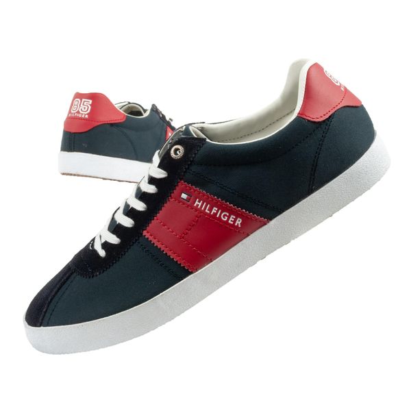 Buty sportowe trampki do chodzenia męskie Tommy Hilfiger. Czerwone trampki i tenisówki męskie Tommy Hilfiger, bez wzorów, bez zapięcia. Za 168.90 zł.