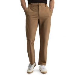 Męskie zimowe spodnie golfowe Siroko Driver Brown. Brązowe spodnie materiałowe męskie SIROKO, bez wzorów, z materiału, klasyczne. Za 383.00 zł.