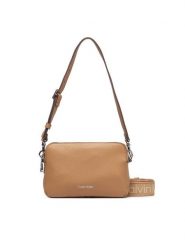 Calvin Klein Torebka Webbing 2X Strap Camera Bag LV04F3656G Beżowy. Brązowe listonoszki damskie CALVIN KLEIN, bez wzorów, ze skóry, bez dodatków. Za 409.99 zł.