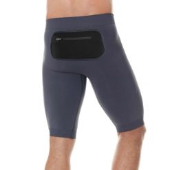 Spodnie do biegania 1/2 z czarną kieszenią męskie Brubeck RUNNING FORCE. Czarne szorty męskie Brubeck, bez wzorów, z elastanu, sportowe. Za 106.24 zł.