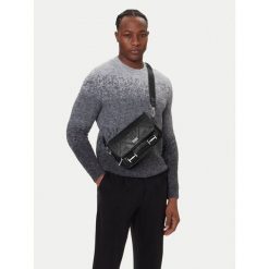 Saszetka Guess. Czarne saszetki męskie Guess. Za 419.99 zł.