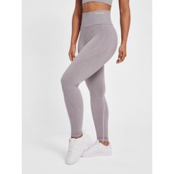 Legginsy damskie Hummel MT Flow. Fioletowe legginsy damskie HUMMEL, l, bez wzorów, z dzianiny. W wyprzedaży za 229.00 zł.