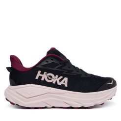 Buty do biegania Hoka. Czarne obuwie do biegania damskie HOKA. Za 719.99 zł.