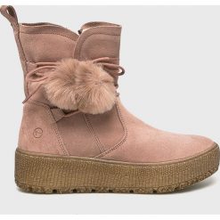 Tamaris - Śniegowce. Czerwone śniegowce damskie Tamaris, z materiału. W wyprzedaży za 329.90 zł.