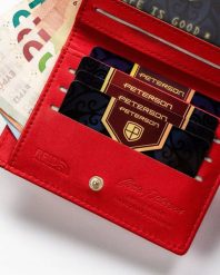 Portfel damski Peterson PTN 003-YS czerwony. Czerwone portfele damskie Peterson, bez wzorów, ze skóry ekologicznej. Za 54.00 zł.