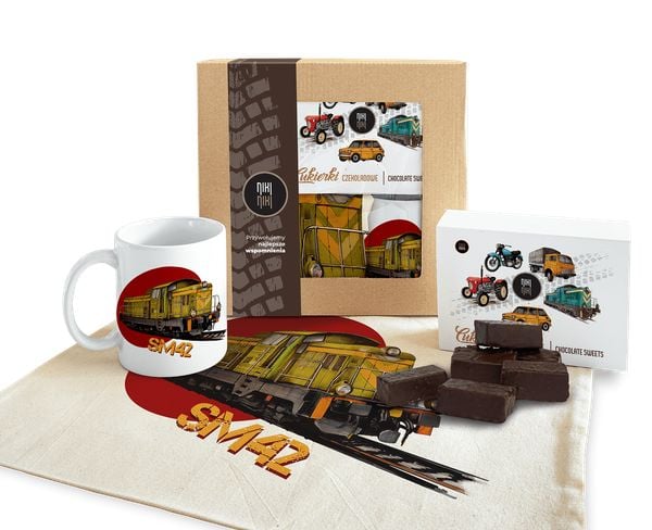 SM42 Stonka — paczka (Zawartość paczki: koszulka, torba, kubek, słodycze; Rozmiar koszulki / bluzy: L (damska); Kolor koszulki / bluzy: biały; Rodzaj. Białe t-shirty damskie nikiniki, bez wzorów, z bawełny, bez dodatków. Za 179.00 zł.