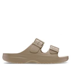 Klapki Crocs. Brązowe klapki damskie Crocs, bez wzorów, bez obcasa. Za 169.99 zł.