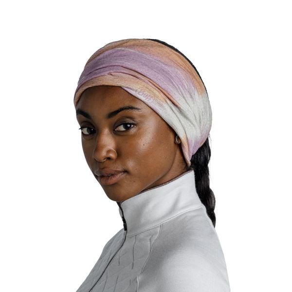 Komin chusta wielofunkcyjna z wełny merino lightweight. Brązowe szaliki i kominy damskie Buff, na jesień, bez wzorów, z materiału. Za 126.99 zł.
