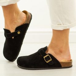 Czarne skórzane klapki damskie Filippo Dk7918/26. Czarne klapki damskie Filippo, bez wzorów, z jeansu, bez obcasa. Za 159.00 zł.