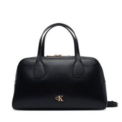 Torebka Calvin Klein. Czarne torebki klasyczne damskie CALVIN KLEIN, bez wzorów, bez dodatków. Za 569.99 zł.