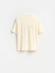 T-shirt boxy z kieszonką - złamana biel. T-shirty męskie Reserved, l, bez wzorów, z bawełny, bez kołnierzyka. Za 59.99 zł.