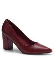 C'M Czółenka w kolorze czerwonym rozmiar: 41. Czerwone czółenka damskie C'M, bez wzorów, bez obcasa. Za 108.99 zł.