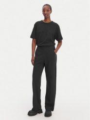 G-Star Raw Kombinezon D28670-B771 Czarny Relaxed Fit. Czarne kombinezony damskie G-Star, l, bez wzorów, z bawełny, retro, bez kołnierzyka, bez ramiączek. Za 267.99 zł.
