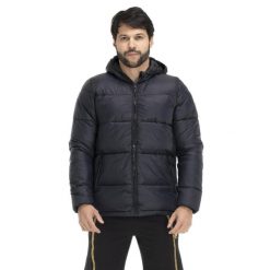 Męska kurtka z kapturem Welcome Back. Czarne kurtki męskie LEONE 1947 APPAREL, l, bez wzorów, z tkaniny, sportowe, z kapturem. W wyprzedaży za 419.25 zł.