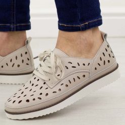 Beżowe ażurowe skórzane półbuty damskie S.Barski 51-610. Brązowe półbuty damskie S.BARSKI, w ażurowe wzory, ze skóry, klasyczne, bez obcasa. Za 219.00 zł.