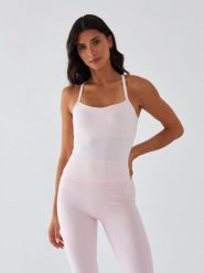 Top Sportowy BeShaped Morning Dew. Czarne topy sportowe damskie BESHAPED, l, bez wzorów, z dzianiny, bez ramiączek. Za 179.00 zł.