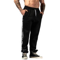 Spodnie do biegania Nebbia Hero. Czarne spodnie sportowe męskie Nebbia, z dresówki. Za 319.99 zł.