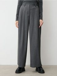 Spodnie - szary. Szare spodnie materiałowe damskie Sinsay, bez wzorów. W wyprzedaży za 33.99 zł.