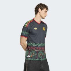 Koszulka wyjazdowa Jamajka 26 x Bob Marley. Czarne t-shirty sportowe męskie Adidas, bez ramiączek, do piłki nożnej, climacool (adidas). Za 439.00 zł.