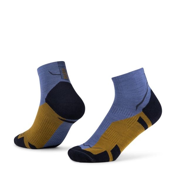 Skarpetki Buff MERINO LIGHTWEIGHT QUARTER SOCK LWQ4. Fioletowe skarpetki damskie Buff, bez wzorów, z elastanu. Za 117.20 zł.