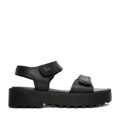 Sandały G-Star Raw. Czarne sandały damskie G-Star Raw, bez wzorów, bez obcasa, na płaskiej podeszwie. Za 249.99 zł.